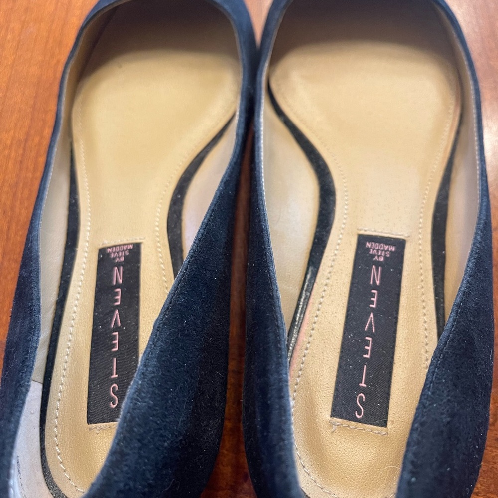 Steve Madden Black Suede Flats
